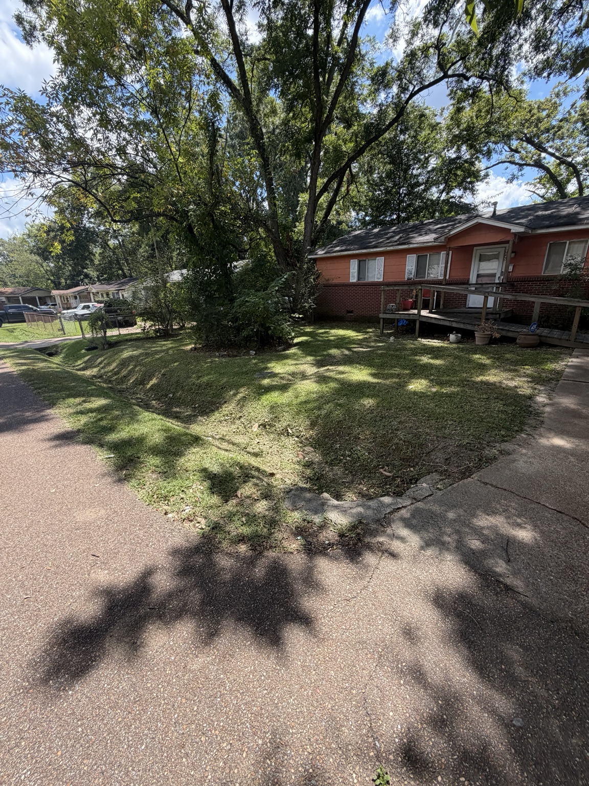 Weekly Lawn Mowing in Brandon, MS by Advanced Lawn Providers in Central Mississippi